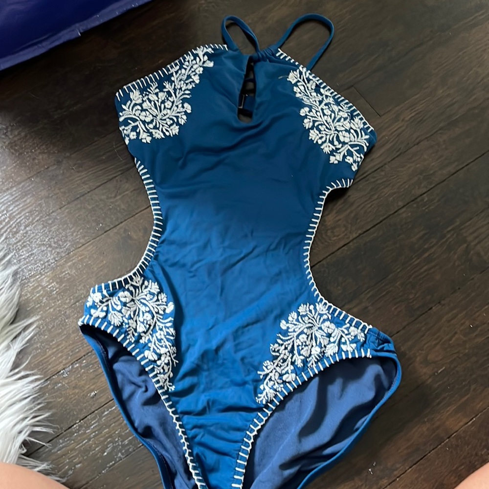 Lucky brand one piece with cut outs on side and chest - Picture 1 of 1